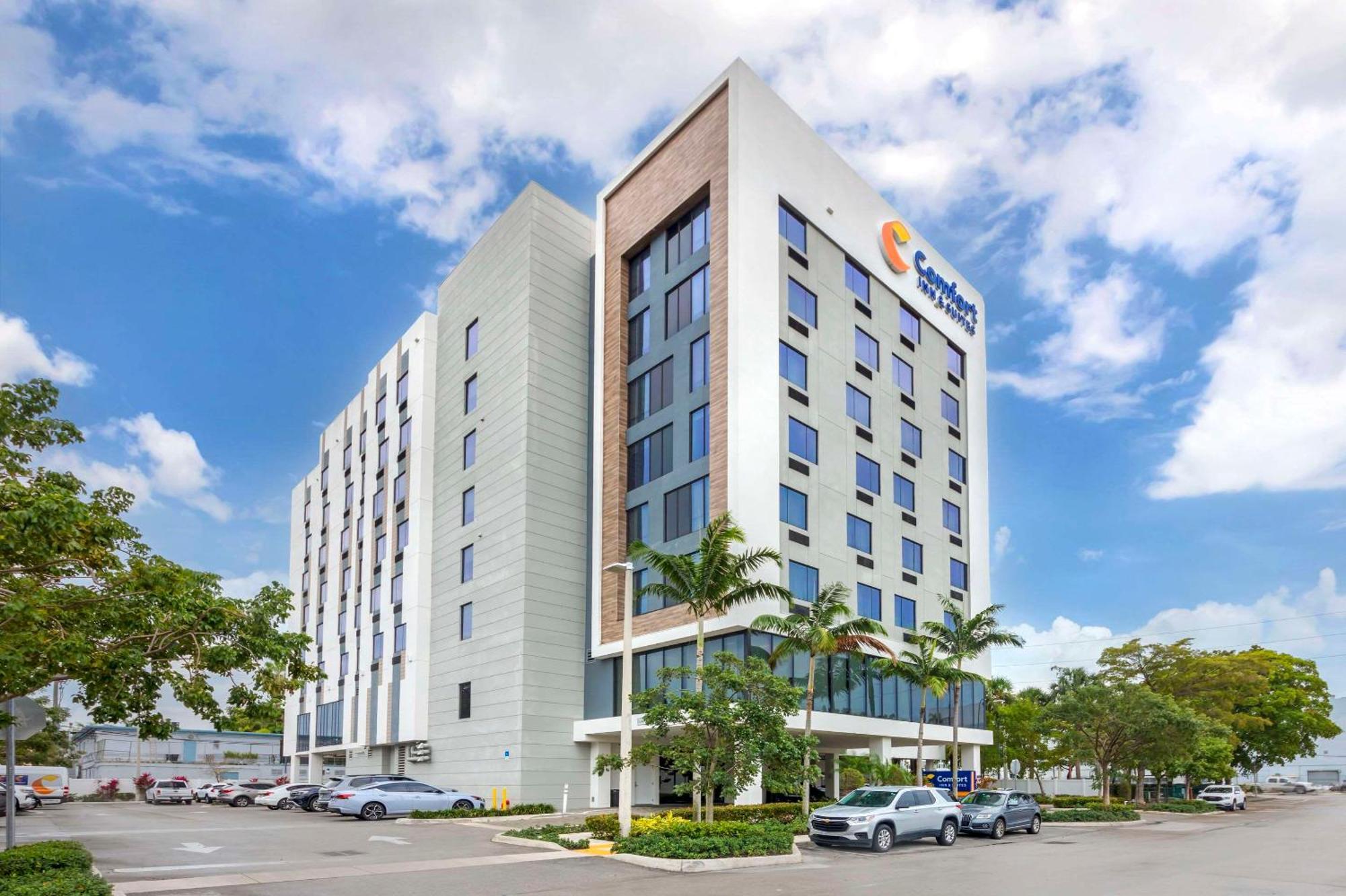 Comfort Inn & Suites Miami International Airport Miami Springs Esterno foto